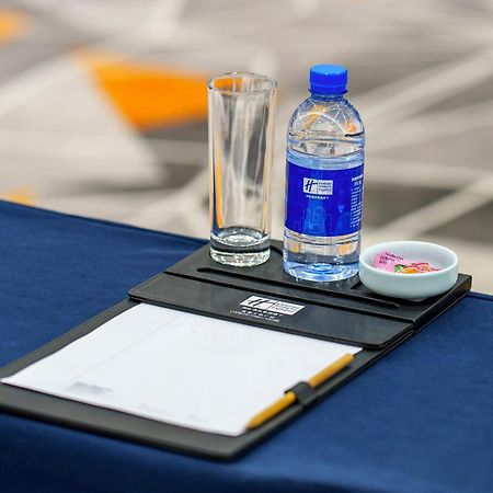 Holiday Inn Express Chengdu Tianfu Square By Ihg - Chunxi Road And Kuanzhai Alley المظهر الخارجي الصورة