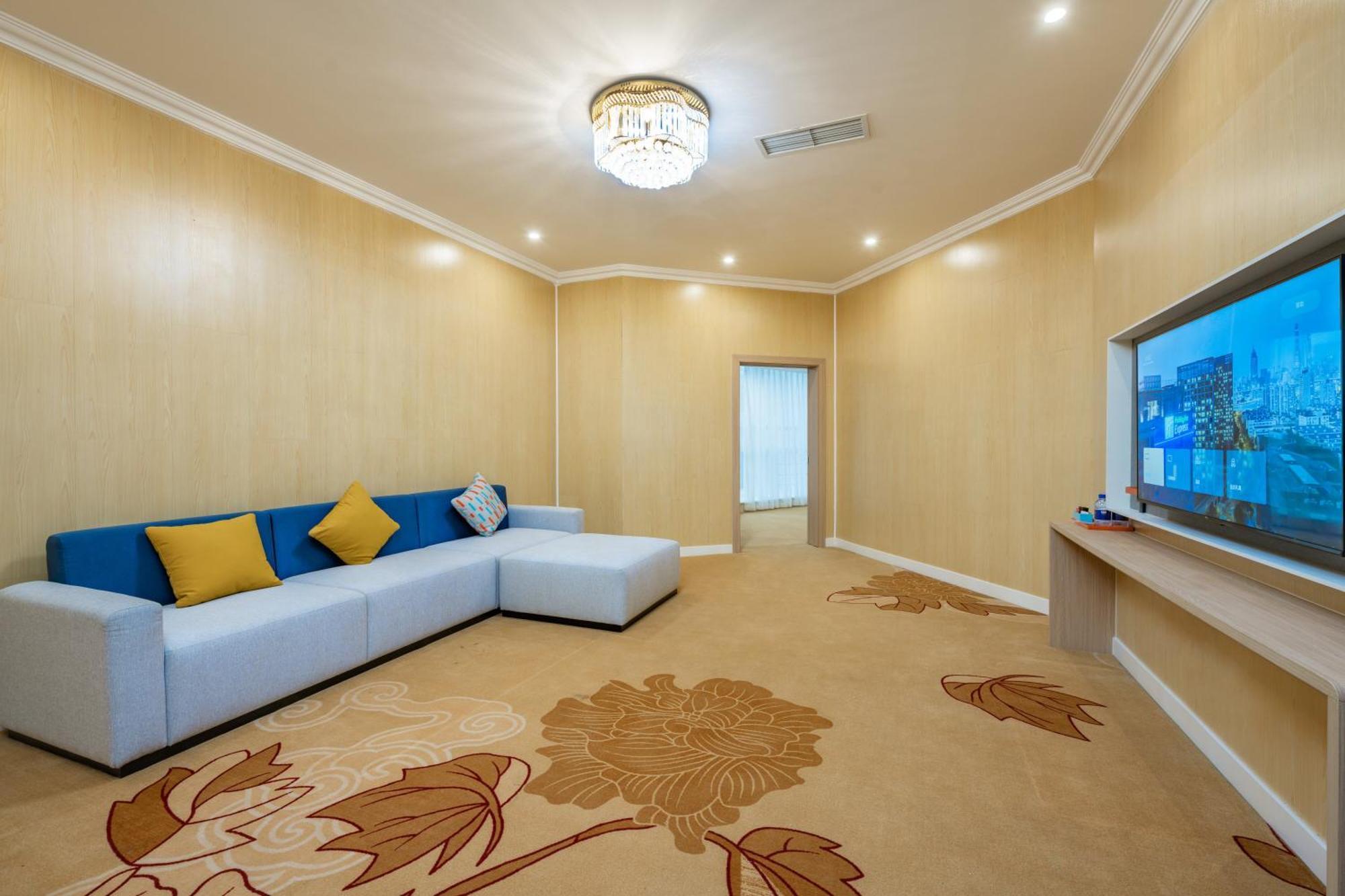Holiday Inn Express Chengdu Tianfu Square By Ihg - Chunxi Road And Kuanzhai Alley المظهر الخارجي الصورة
