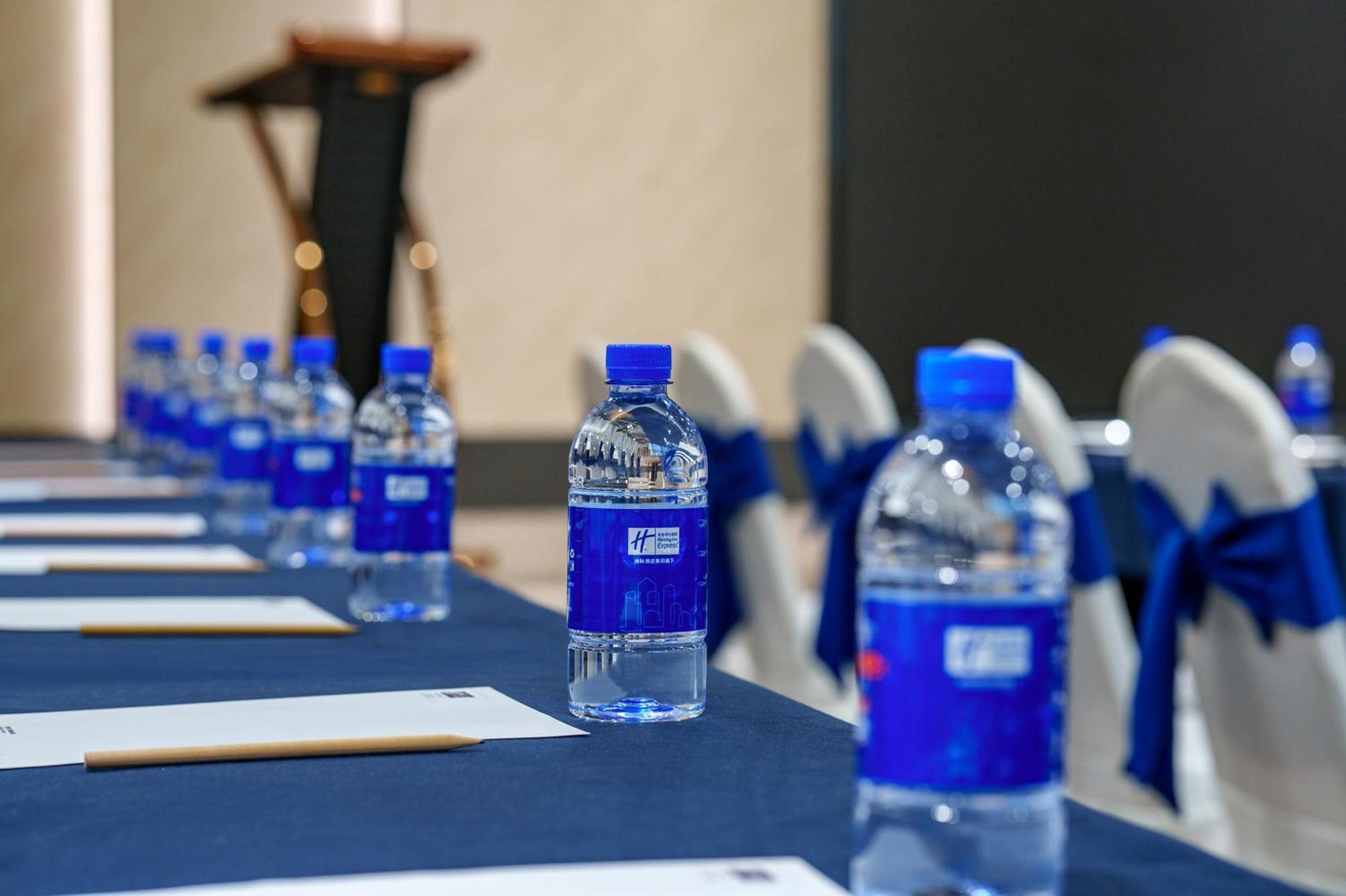 Holiday Inn Express Chengdu Tianfu Square By Ihg - Chunxi Road And Kuanzhai Alley المظهر الخارجي الصورة