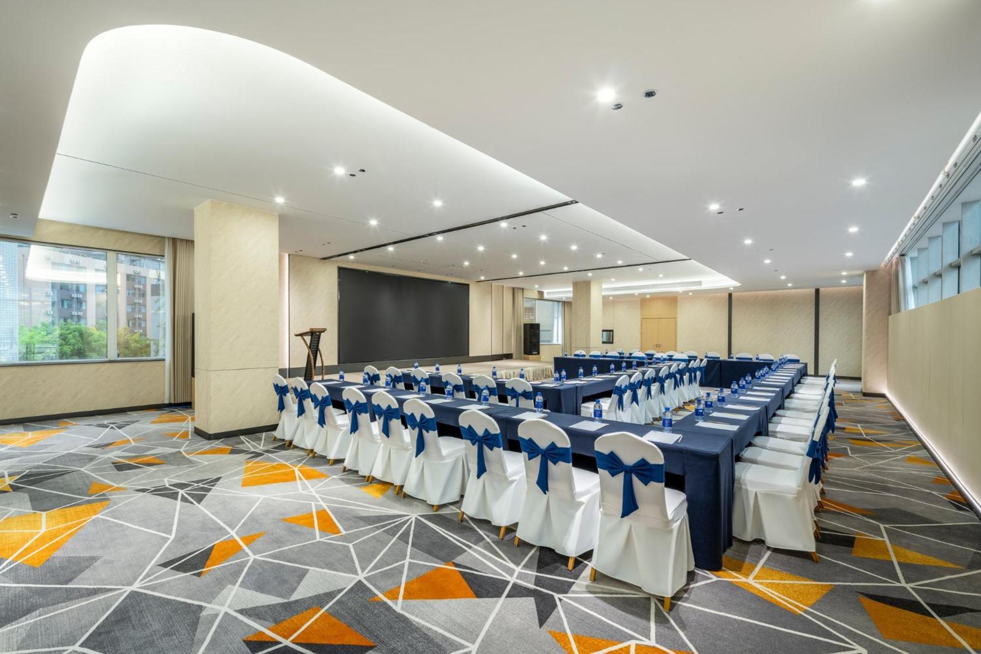 Holiday Inn Express Chengdu Tianfu Square By Ihg - Chunxi Road And Kuanzhai Alley المظهر الخارجي الصورة