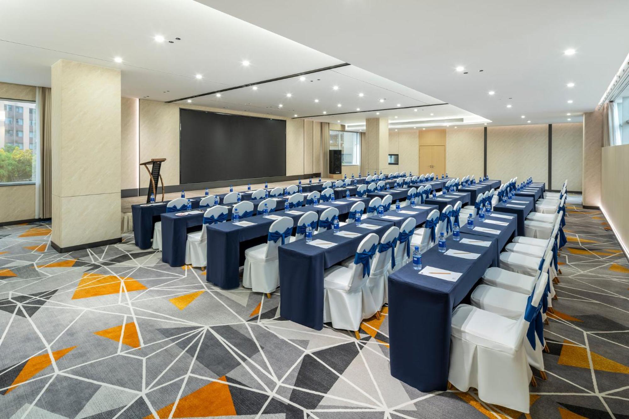Holiday Inn Express Chengdu Tianfu Square By Ihg - Chunxi Road And Kuanzhai Alley المظهر الخارجي الصورة